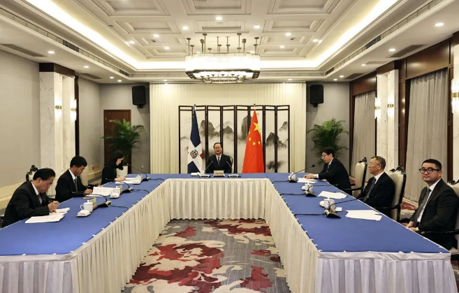盈峰環(huán)境“助力”多米尼加清運(yùn)垃圾，毛偉明省長出席線上交接儀式